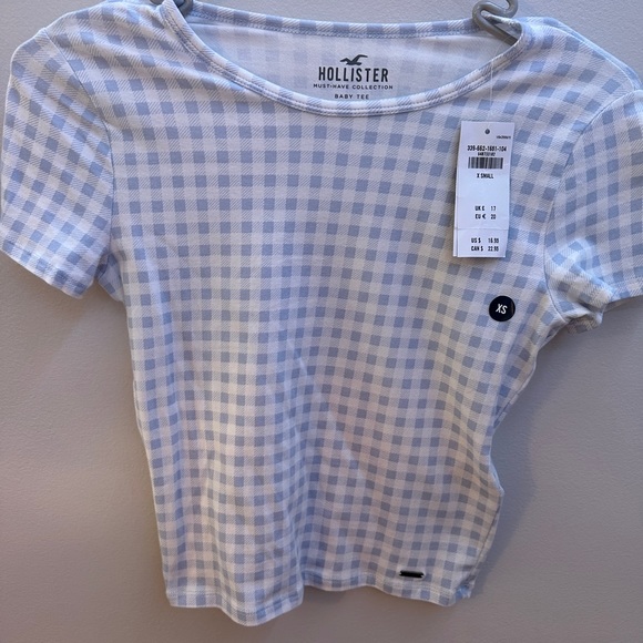Hollister Tops - Checkered print Hollister baby tee